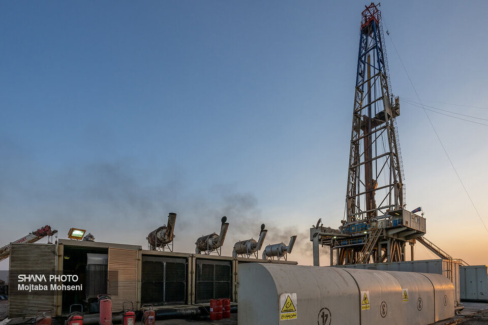 تولید نفت از میدان سپهر و جفیر به ۵۱ هزار بشکه رسید تولید نفت از میدان سپهر و جفیر به ۵۱ هزار بشکه رسید