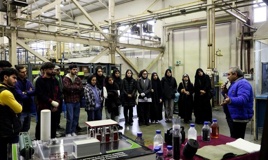 بازدید دانشجویان دانشگاه‌های تهران و امیرکبیر از پژوهشگاه صنعت نفت