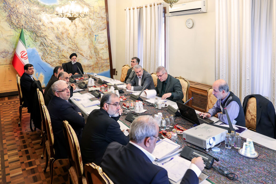 گزارش اعضای اقتصادی دولت از تأمین نیازهای بخشهای مختلف تولیدی گزارش اعضای اقتصادی دولت از تأمین نیازهای بخشهای مختلف تولیدی