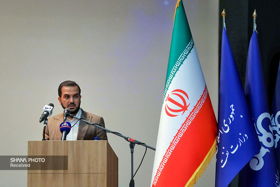 سرمایهگذاری در صنعت نفت برای تحقق رشد ۸ درصدی ضروری است سرمایهگذاری در صنعت نفت برای تحقق رشد ۸ درصدی ضروری است