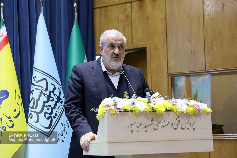 ایجاد ارتباط بین صنعت و دانشگاه برای رسیدن به اهداف بزرگ علمی ایجاد ارتباط بین صنعت و دانشگاه برای رسیدن به اهداف بزرگ علمی