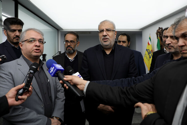 جواد اوجی ، وزیر نفت و سعید عقلی، مدیر دیسپچینگ شرکت ملی گاز ایران 