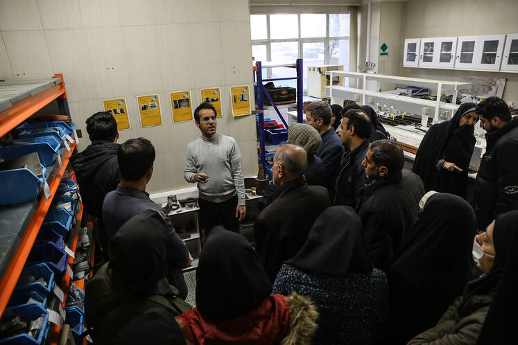 بازدید دبیران شیمی و علومتجربی از دستاوردهای پژوهشگاه صنعت نفت