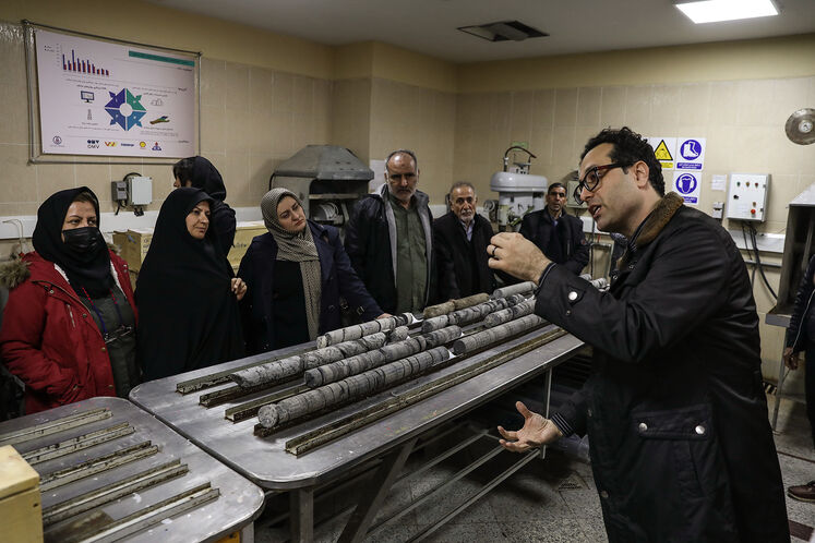 بازدید دبیران شیمی و علومتجربی از دستاوردهای پژوهشگاه صنعت نفت