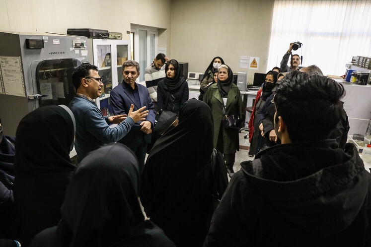 بازدید دبیران شیمی و علومتجربی از دستاوردهای پژوهشگاه صنعت نفت