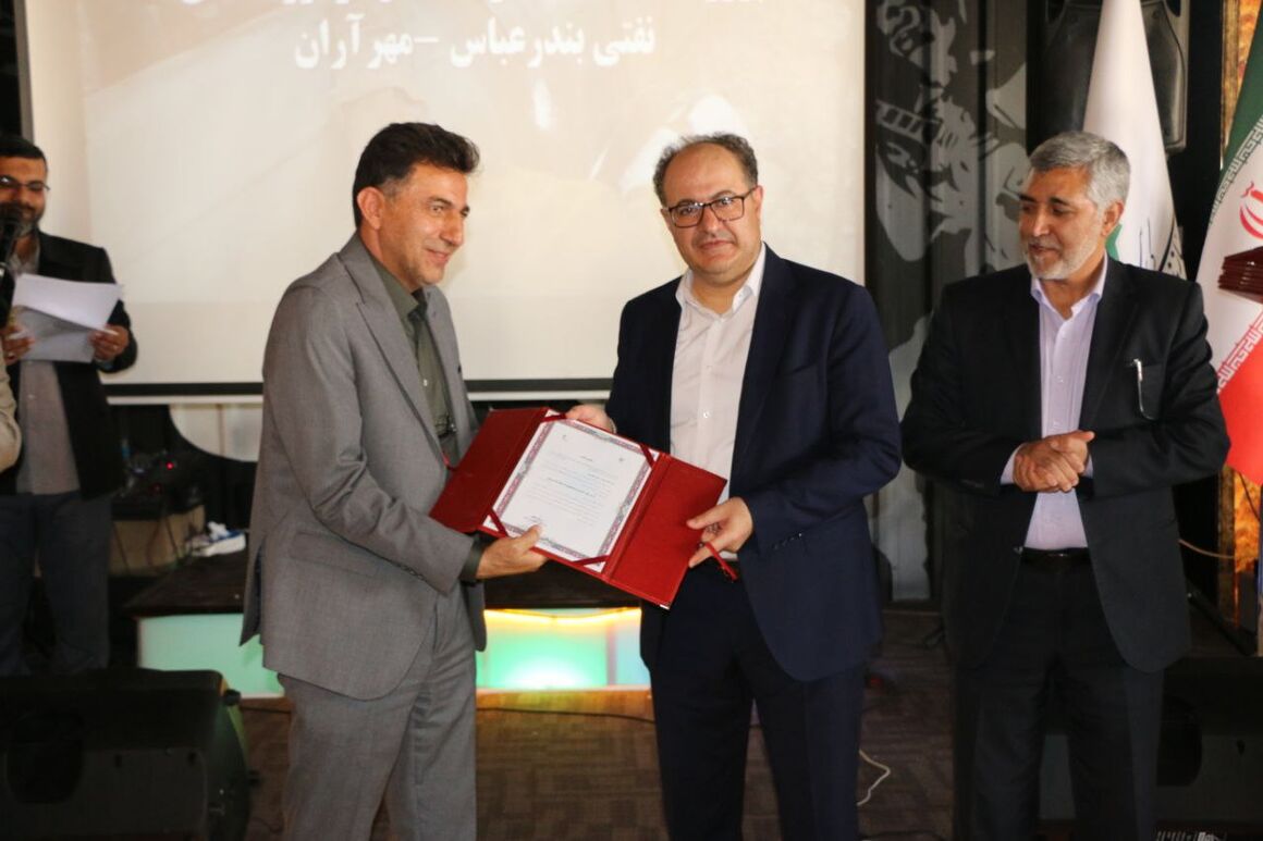 پایان عملیات مکانیکال طرح احداث خط لوله ۲۶ اینچ فرآورده نفتی بندرعباس به مهرآران پایان عملیات مکانیکال طرح احداث خط لوله ۲۶ اینچ فرآورده نفتی بندرعباس به مهرآران