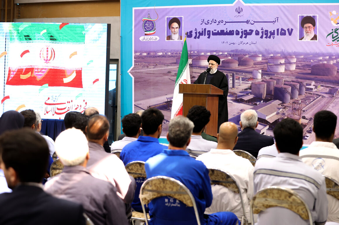 تکمیل صنایع پاییندستی و زنجیره ارزش سبب بالا رفتن ارزش افزوده میشود تکمیل صنایع پاییندستی و زنجیره ارزش سبب بالا رفتن ارزش افزوده میشود