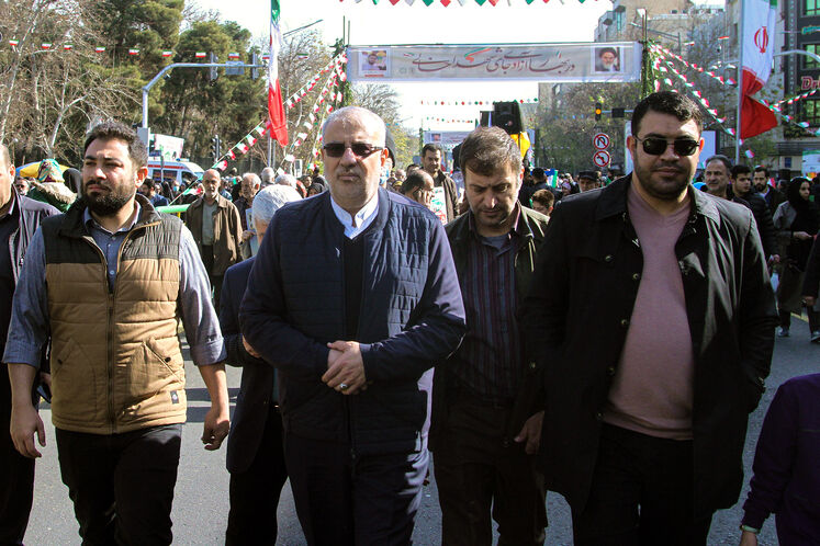 حضور جواد اوجی، وزیر نفت در مراسم راهپیمایی ۲۲ بهمن