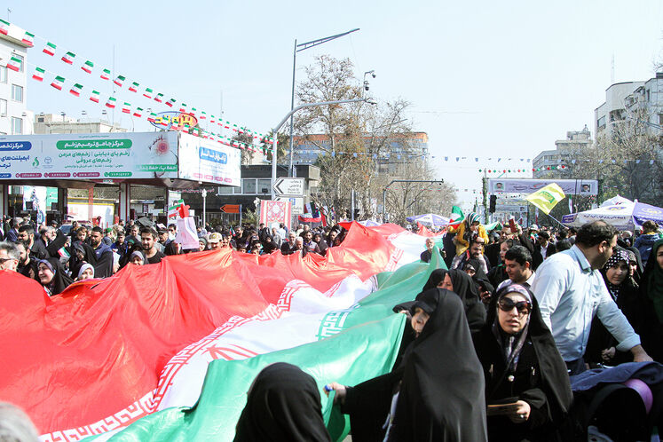 حضور جواد اوجی، وزیر نفت در مراسم راهپیمایی ۲۲ بهمن