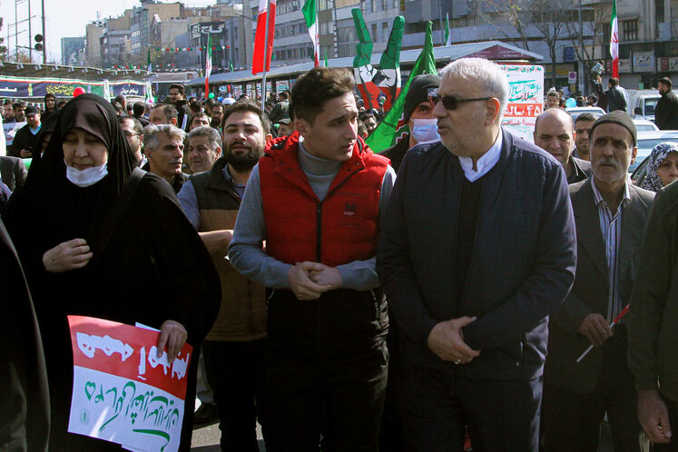 حضور جواد اوجی، وزیر نفت در مراسم راهپیمایی ۲۲ بهمن