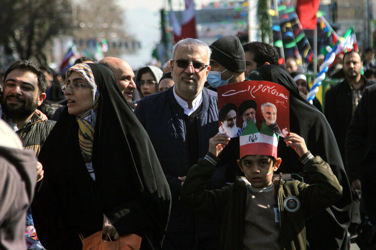حضور جواد اوجی، وزیر نفت در مراسم راهپیمایی ۲۲ بهمن