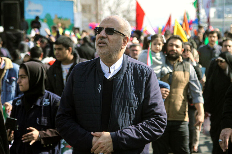 حضور جواد اوجی، وزیر نفت در مراسم راهپیمایی ۲۲ بهمن