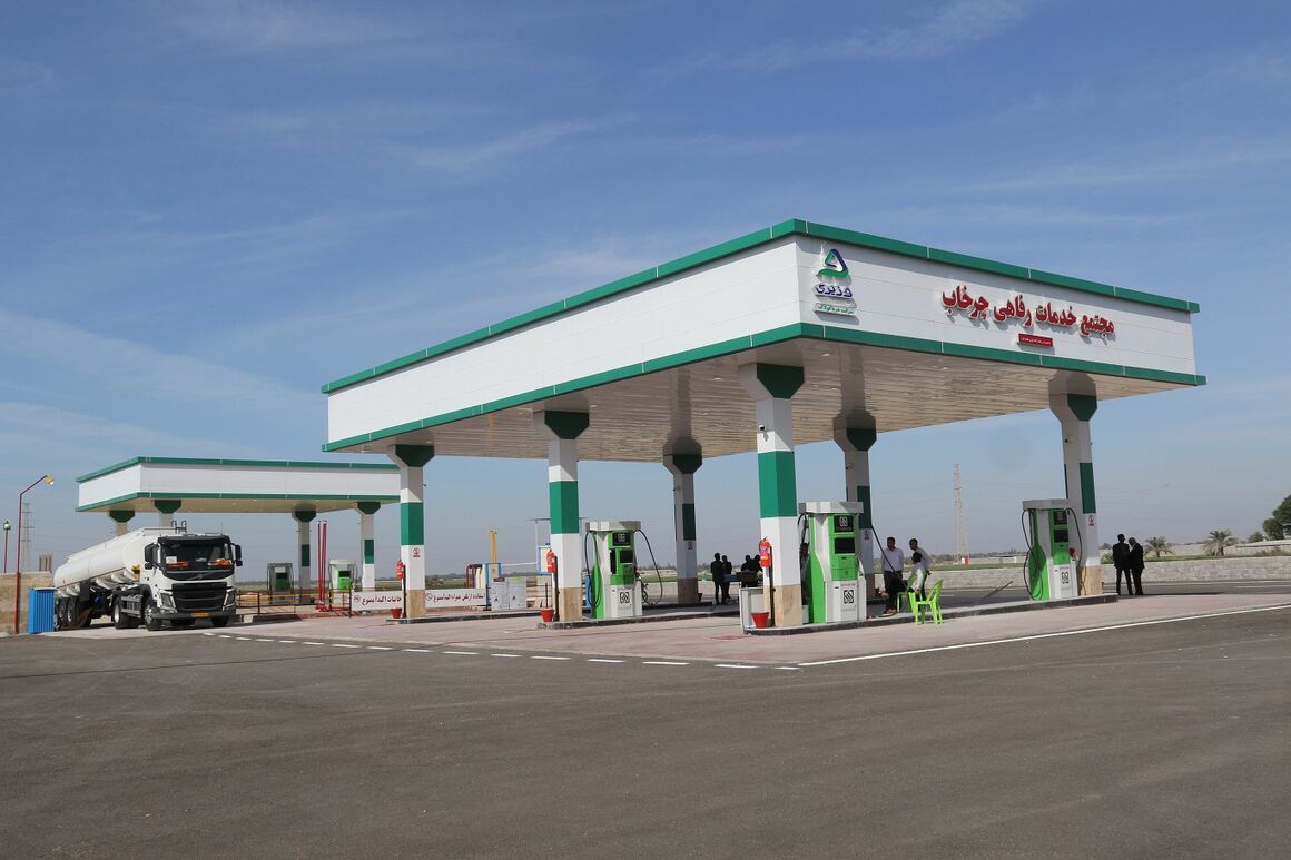 ۳ جایگاه عرضه سوخت در منطقه بوشهر به بهره‌برداری رسید