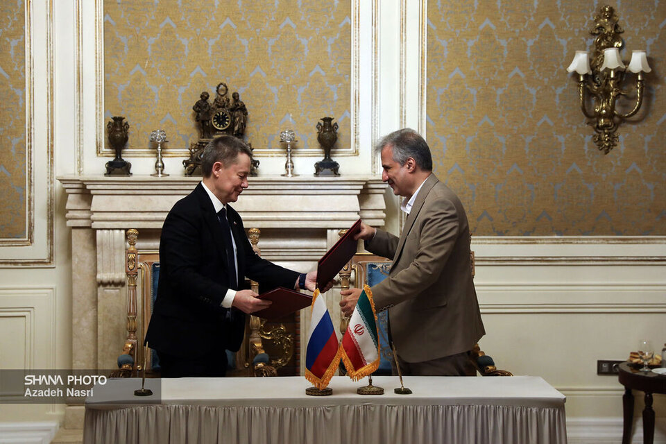Iran, Russia sign MoU to cooperate in oil, technology projects