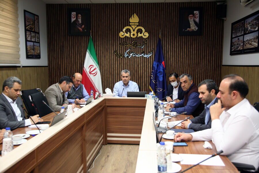 کارگروه بحران سوخت شرکت نفت مرکزی به پایش مناطق عملیاتی شتاب داد کارگروه بحران سوخت شرکت نفت مرکزی به پایش مناطق عملیاتی شتاب داد