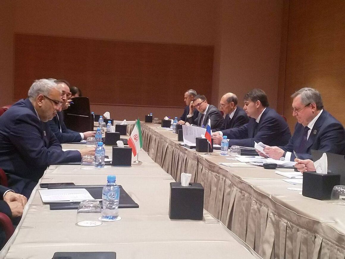 Iran, Russia agree on new contracts for oil, gas fields development   Iran, Russia agree on new contracts for oil, gas fields development