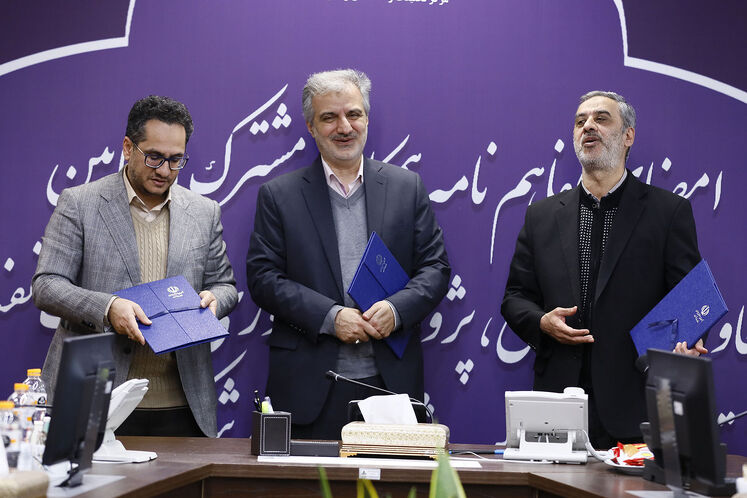 آیین امضای تفاهمنامه همکاری معاونت مهندسی، پژوهش و فناوری وزارت نفت، مرکز تحقیقات راه، مسکن و شهرسازی و شرکت پالایش نفت جی