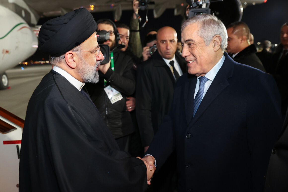 Raeisi arrives in Algiers to attend 7th GECF Summit Raeisi arrives in Algiers to attend 7th GECF Summit