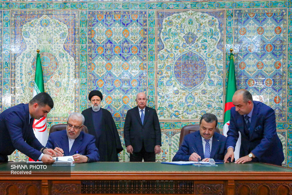 Iran, Algeria sign oil, gas cooperation document