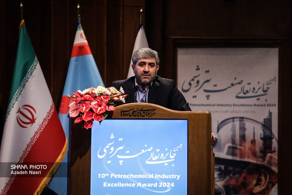 لزوم پیشبرد سرمایهگذاریهای صنایع پتروشیمی بر مبنای نقشهراه شرکت ملی صنایع پتروشیمی لزوم پیشبرد سرمایهگذاریهای صنایع پتروشیمی بر مبنای نقشهراه شرکت ملی صنایع پتروشیمی