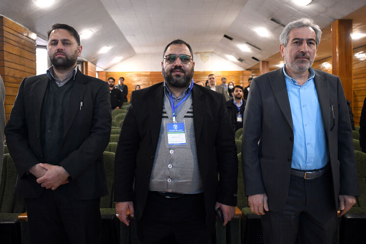 از راست: رضا کاظمنژاد، مدیر پژوهش و فناوری شرکت ملی پالایش و پخش فرآوردههای نفتی
محمداسماعیل کفایتی، رئیس پارک فناوری و نوآوری نفت و گاز