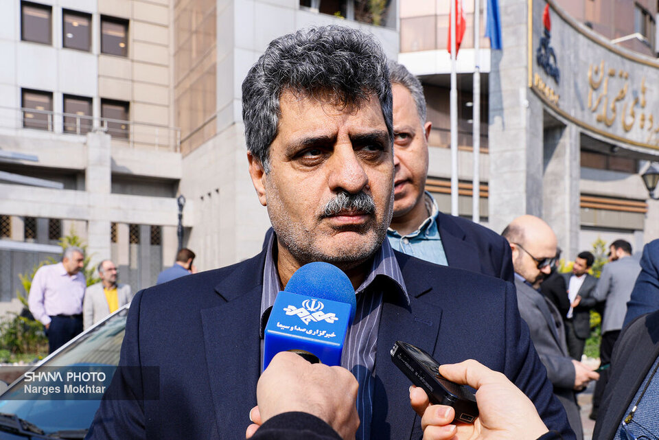 کارت سوخت آزاد برای استفادههای اضطراری در جایگاههای عرضه موجود است کارت سوخت آزاد برای استفادههای اضطراری در جایگاههای عرضه موجود است