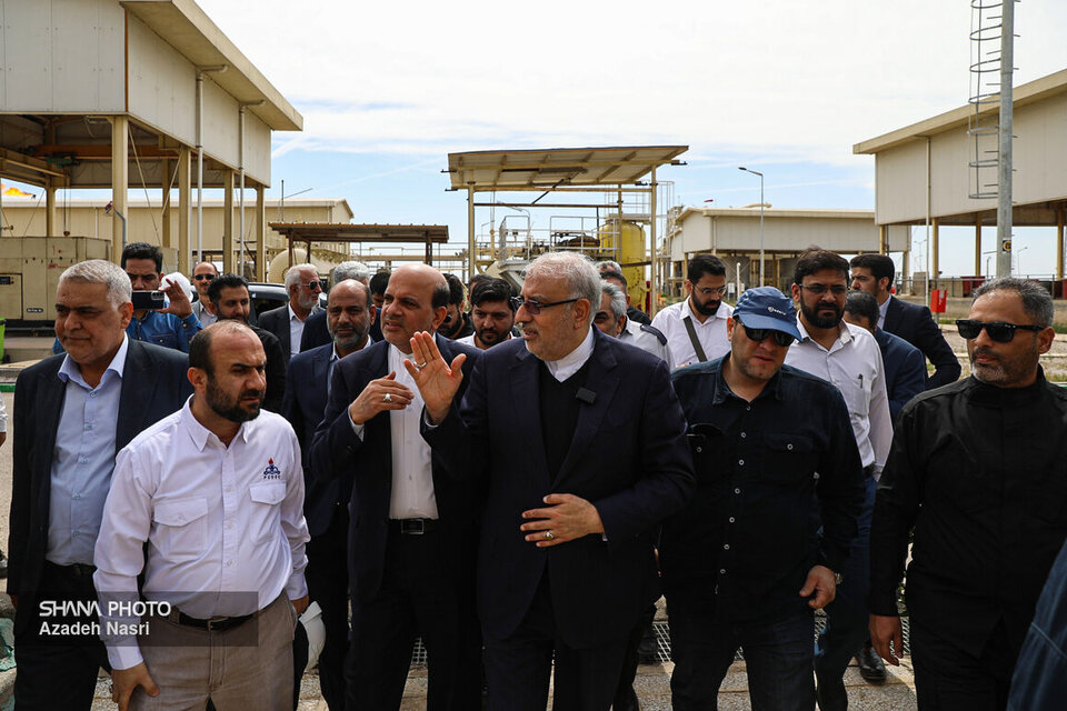 Owji inspects Yaran joint oil field development project progress