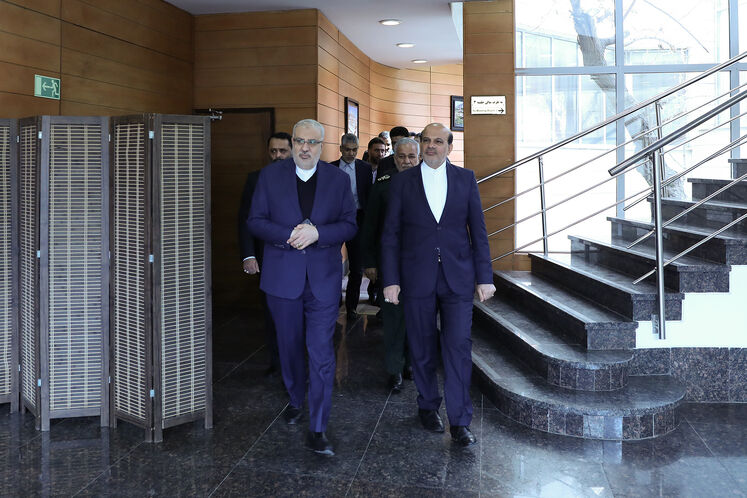 آیین امضای قراردادهای اجرایی طرح ملی فشارافزایی میدان مشترک گازی پارس جنوبی