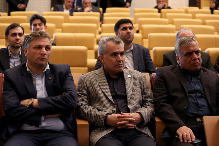 آیین امضای قراردادهای اجرایی طرح ملی فشارافزایی میدان مشترک گازی پارس جنوبی