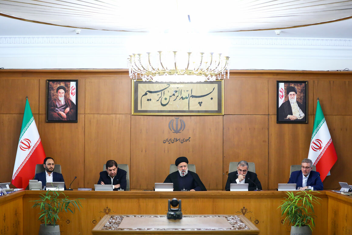 قدردانی رئیسی از وزیر نفت برای اجرای طرح ملی فشارافزایی پارس جنوبی قدردانی رئیسی از وزیر نفت برای اجرای طرح ملی فشارافزایی پارس جنوبی