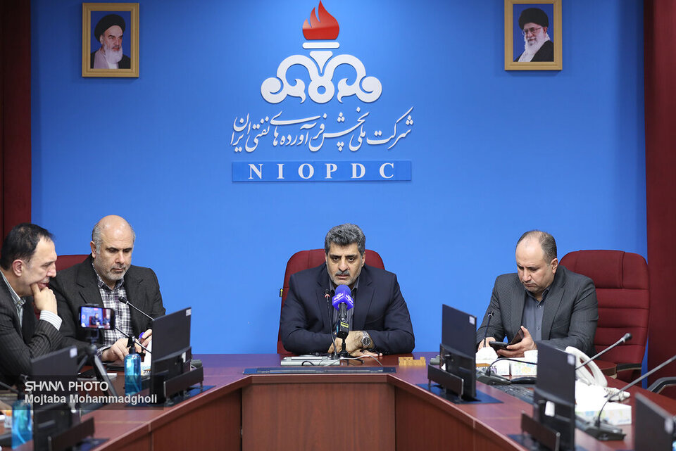 جایگاههای عرضه سوخت شبانهروزی پایش و رصد میشوند/ لزوم استفاده از کارت سوخت شخصی در سفرهای نوروزی جایگاههای عرضه سوخت شبانهروزی پایش و رصد میشوند/ لزوم استفاده از کارت سوخت شخصی در سفرهای نوروزی