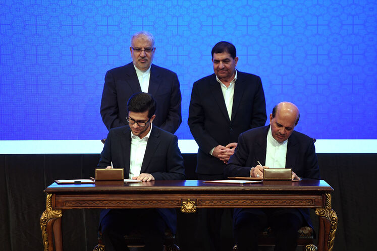 آیین امضای قراردادهای توسعه ۶ میدان نفتی به ارزش ۱۳ میلیار دلار