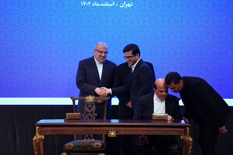 آیین امضای قراردادهای توسعه ۶ میدان نفتی به ارزش ۱۳ میلیار دلار