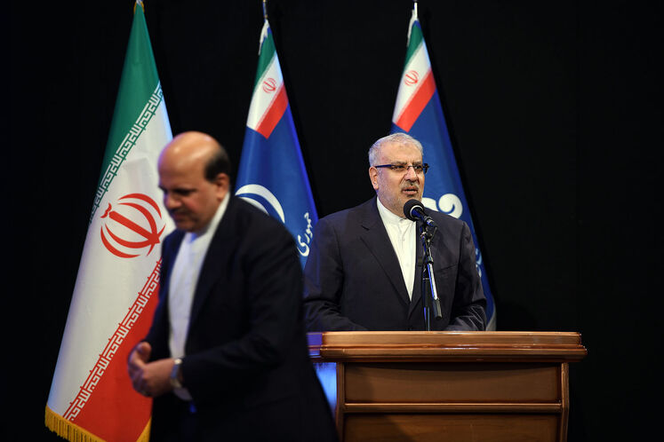 جواد اوجی، وزیر نفت