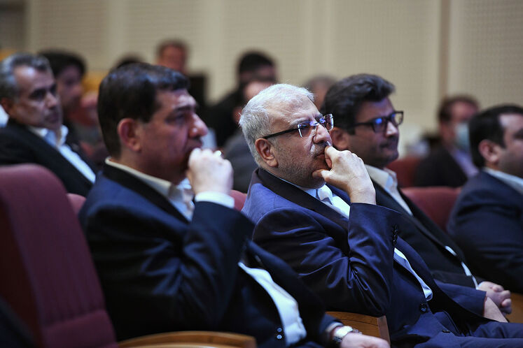 جواد اوجی، وزیر نفت