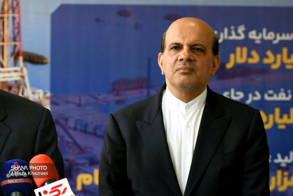 بومیگزینی شرط اساسی امضای قرارداد با پیمانکاران است بومیگزینی شرط اساسی امضای قرارداد با پیمانکاران است