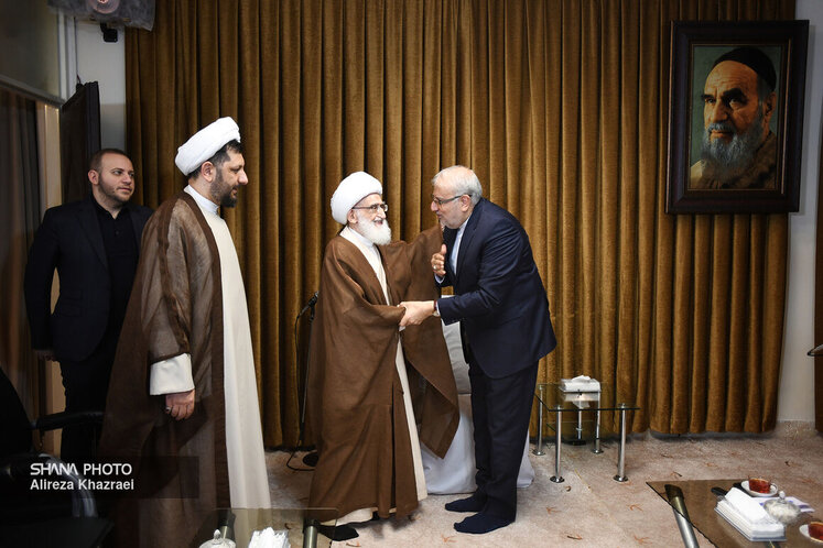 دیدار جواد اوجی، وزیر نفت، با آیت‌الله نوری همدانی