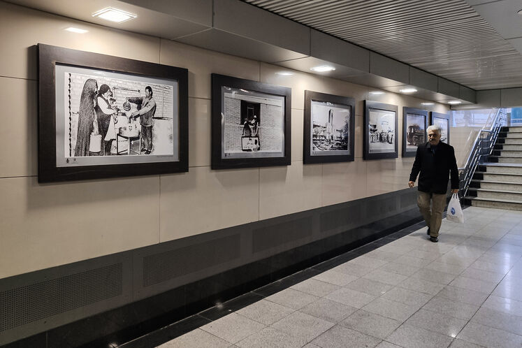 نمایشگاه عکس نفت در ایستگاه مترو میدان ولی عصر (عج)