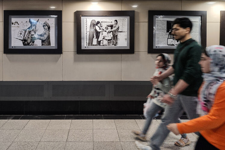 نمایشگاه عکس نفت در ایستگاه مترو میدان ولی عصر (عج)