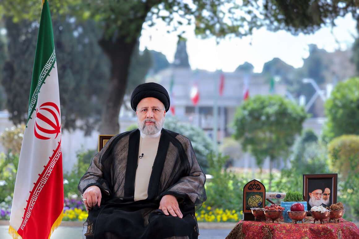 پیشرفت ایران را منوط به مذاکره و اجازه و لبخند دیگران نمی‌کنیم