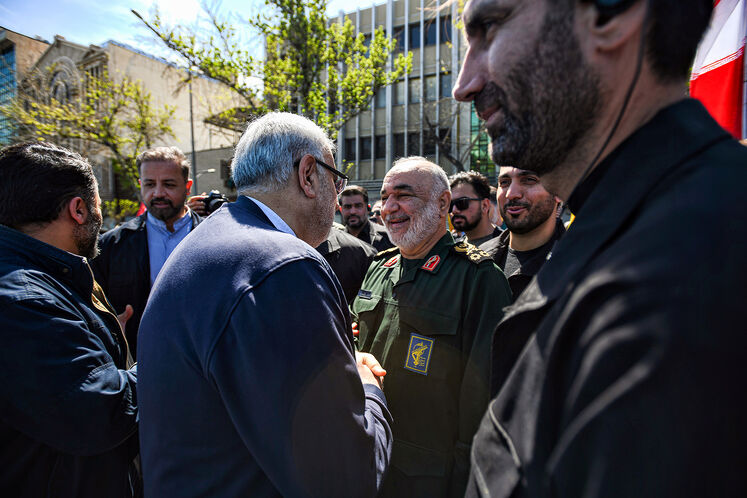 حضور جواد اوجی، وزیر نفت در راهپیمایی روز جهانی قدس