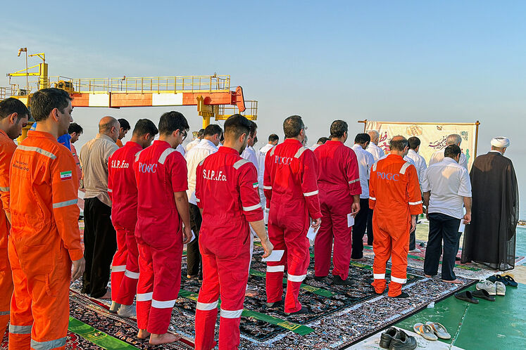 اقامه نماز عید سعید فطر در پارس جنوبی