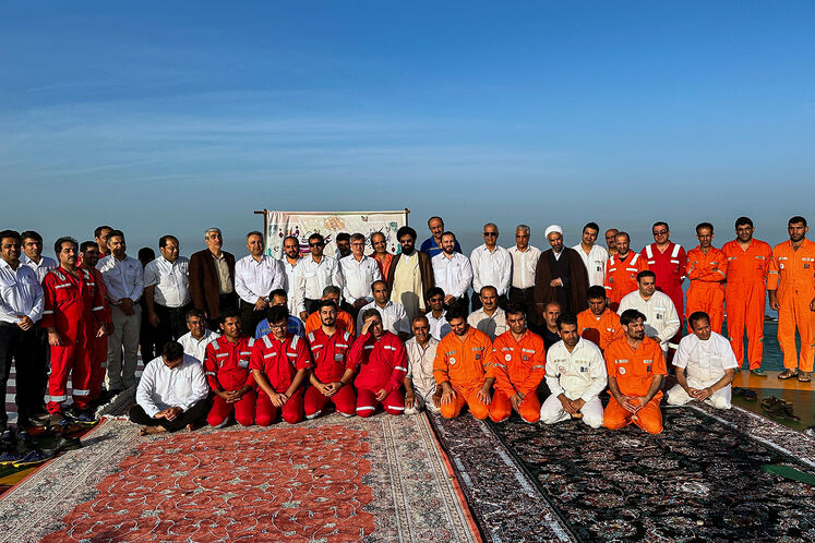 اقامه نماز عید سعید فطر در پارس جنوبی