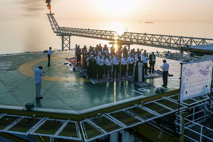 اقامه نماز عید سعید فطر در پارس جنوبی