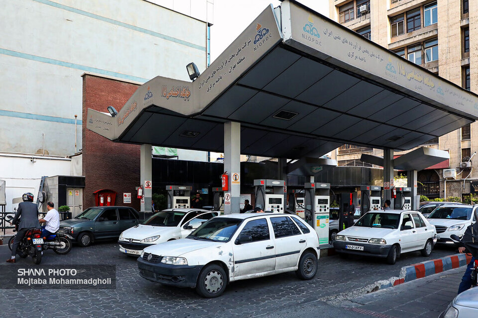 افزایش ۱۵ درصدی مصرف بنزین در چهاردهم فروردین افزایش ۱۵ درصدی مصرف بنزین در چهاردهم فروردین