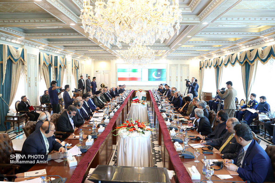 زمینه‌های مساعد برای گسترش همکاری‌های ایران و پاکستان در حوزه انرژی وجود دارد