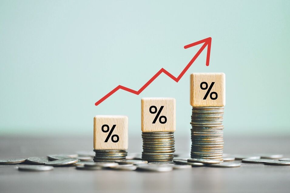 میانگین رشد اقتصادی ۳ سال فعالیت دولت سیزدهم ۵.۲درصد بوده است میانگین رشد اقتصادی ۳ سال فعالیت دولت سیزدهم ۵.۲درصد بوده است