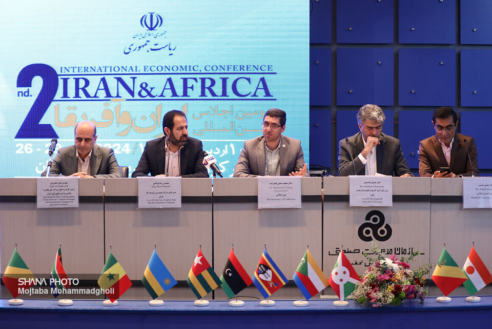نشست تخصصی نفت، گاز، پتروشیمی و پالایش در دومین اجلاس بین‌المللی ایران و آفریقا