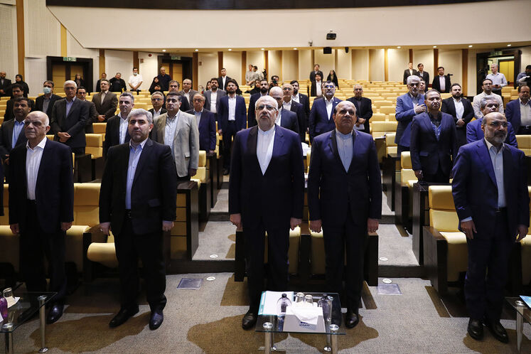 آیین امضای تفاهمنامههای مطالعه طرحهای توسعه ۱۶ میدان گازی با هلدینگها، شرکتهای پتروشیمی و شرکتهای اکتشاف و تولید ایرانی