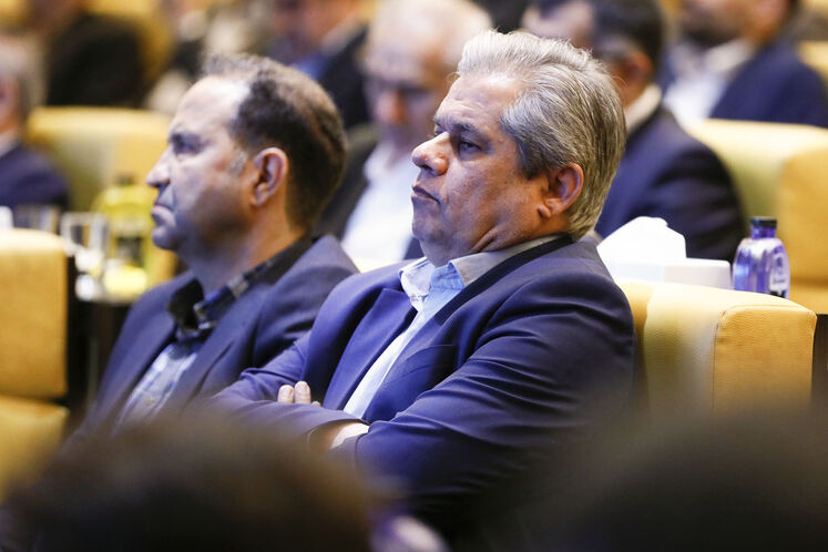 آیین امضای تفاهمنامههای مطالعه طرحهای توسعه ۱۶ میدان گازی با هلدینگها، شرکتهای پتروشیمی و شرکتهای اکتشاف و تولید ایرانی